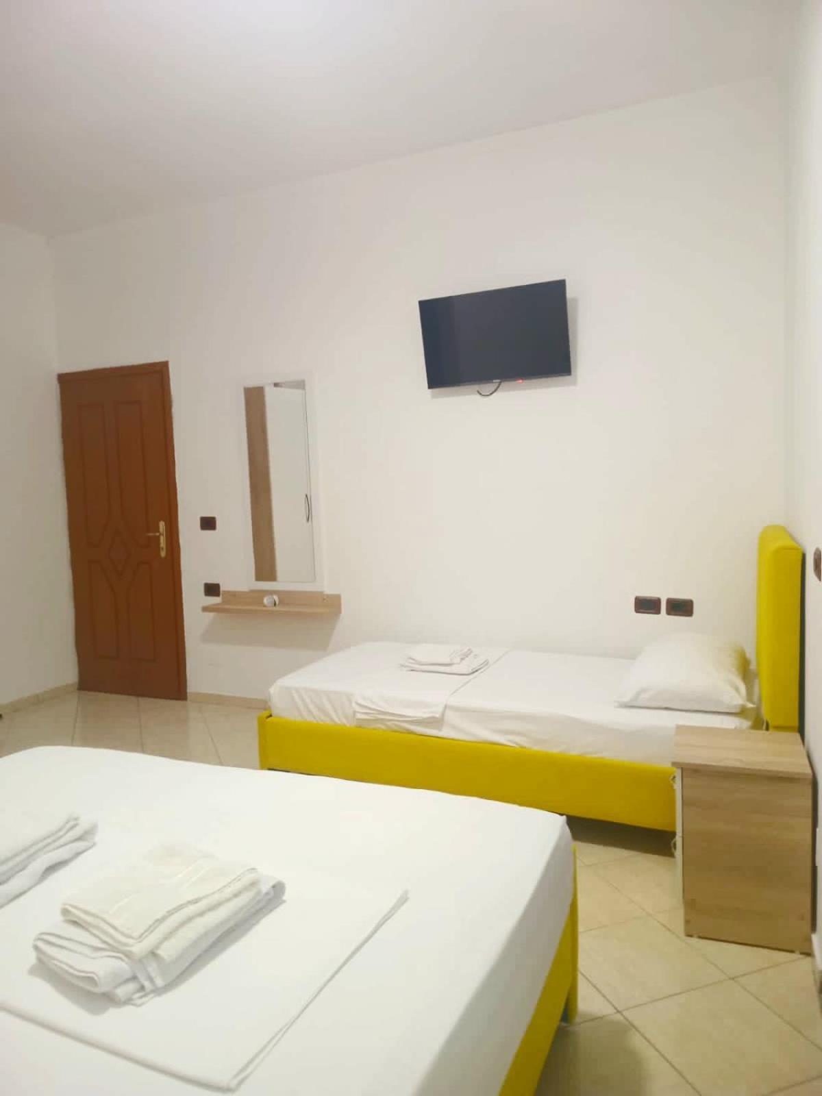 Hotel Eno Permet Bagian luar foto